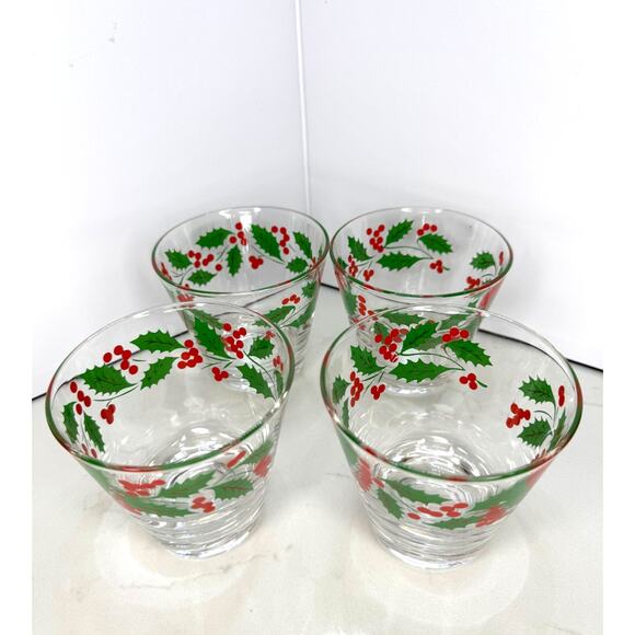 Vintage Holly Berry Design Old Fashion Rocks Glass Set of 4 Holidays Winter 9 Oz - Picture 5 of 6
